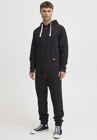 Unselected, black