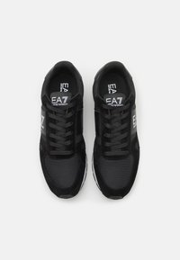 EA7 Emporio Armani UNISEX - Tenisice - black/white
