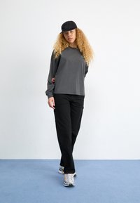 Carhartt WIP PIERCE PANT - Bukse - black