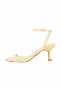 Lipsy REGULAR FIT - KITTEN HEEL BUCKLE STRAP  - Sandaalit nilkkaremmillä - lemon