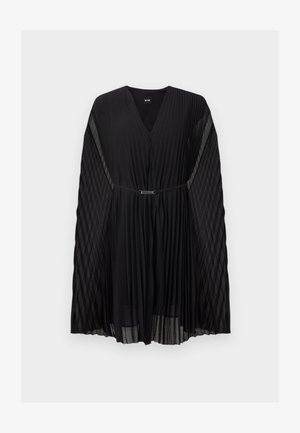 Czarna plisowana sukienka midi z dekoltem w serek, przezroczystymi długimi rękawami i wąskim paskiem z metalową klamrą w talii.