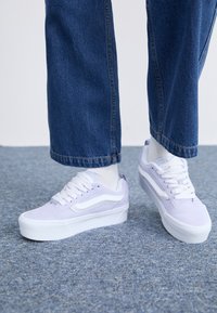 Non selezionato, halogen blue