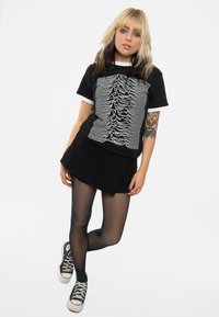 Paradiso Clothing DIVISION UNKNOWN PLEASURES RINGER - Print T-shirt - black