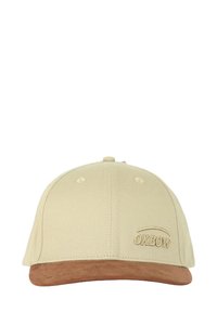 Casquette khaki avec une visière en suède brun, logo brodé "OXBOW" à l'avant, forme structurée et trous d'aération sur le dessus.