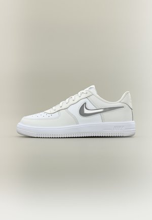 Nike Sportswear, FORCE 1 LACE UNISEX - Маратонки - white/pure platinum-coloured/platinum-coloured tint