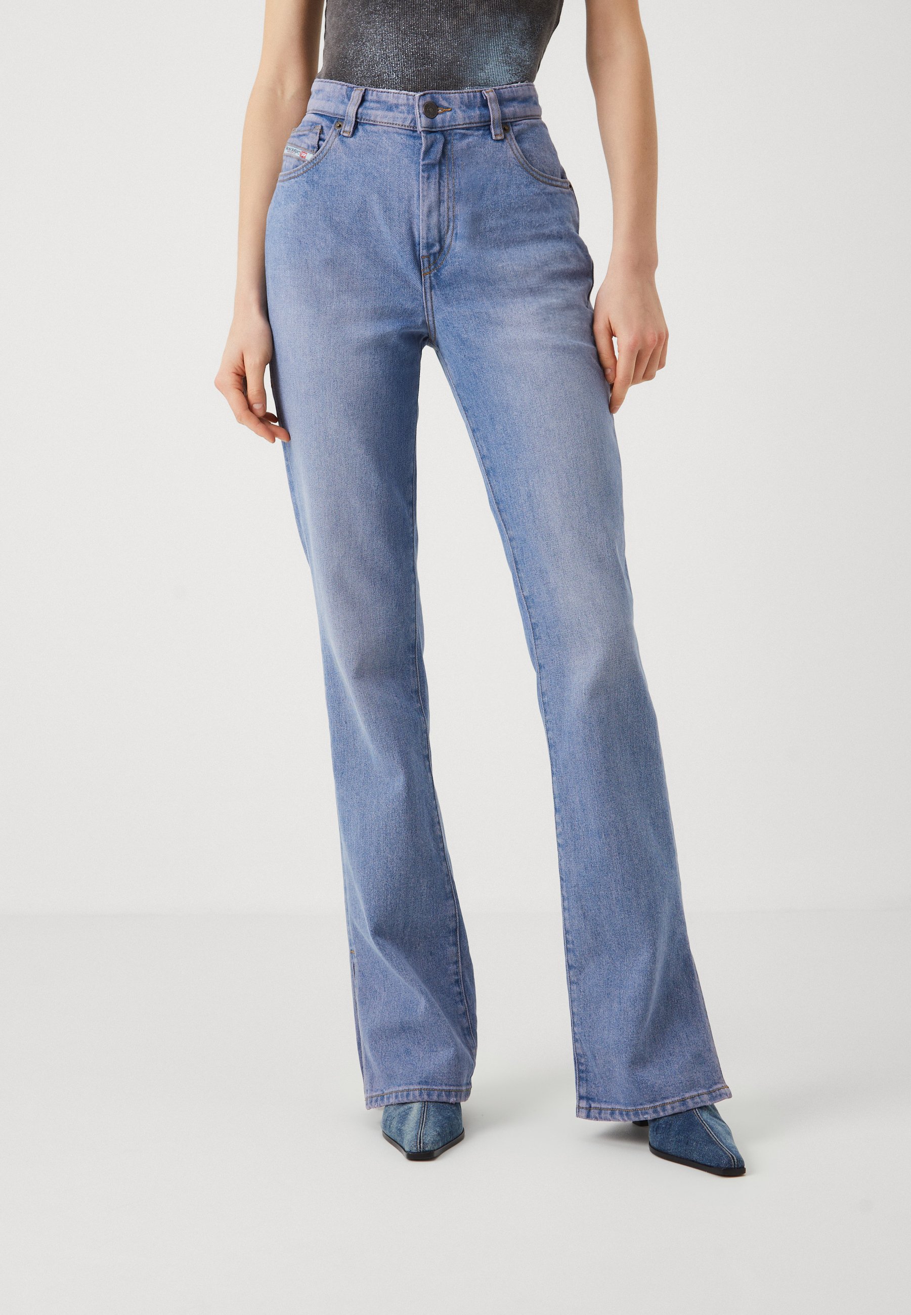 Diesel 2003 D-ESCRIPTION-SP - Flared Jeans - light blue/pink - Zalando