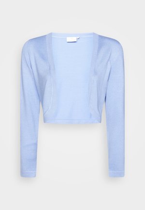 Lyseblå cropped cardigan med lange ærmer og åben front, vist på en ensfarvet baggrund.