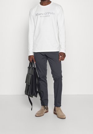 Chino - dark grey