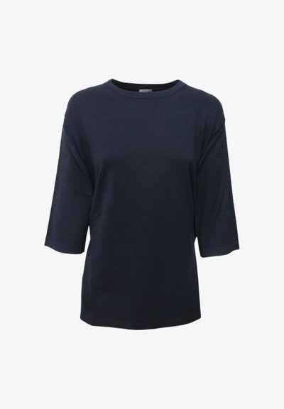 Maglietta a maniche corte blu navy. Tessuto morbido, vestibilità rilassata, collo rotondo e design semplice senza motivi o accenti visibili.