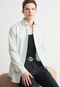 HUGO KASON - Camicia - light/pastel green