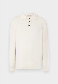 Cremfarbener Langarm-Polo-Pullover aus weichem Strickstoff. Mit klassischem Kragen und drei dunklen Knöpfen entlang der Knopfleiste.