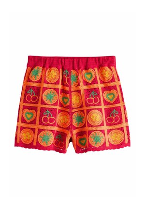 Czerwone szydełkowane szorty w pomarańczową kratkę, zdobione zielonymi i żółtymi sercami, wiśniami, kwiatami oraz motywami gwiazdek.