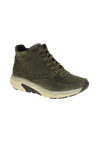 Grüne Wildleder-Hochtop-Sneaker mit strukturiertem Obermaterial und runder Zehenpartie. Verfügt über tonale Schnürsenkel, gepolsterten Kragen und eine klobige Sohle in Creme und Schwarz.