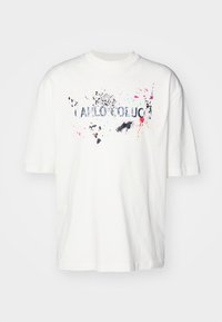 Unselected, offwhite