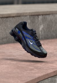 Δεν επιλέχθηκε, cool grey/white/dark obsidian/game royal/obsidian