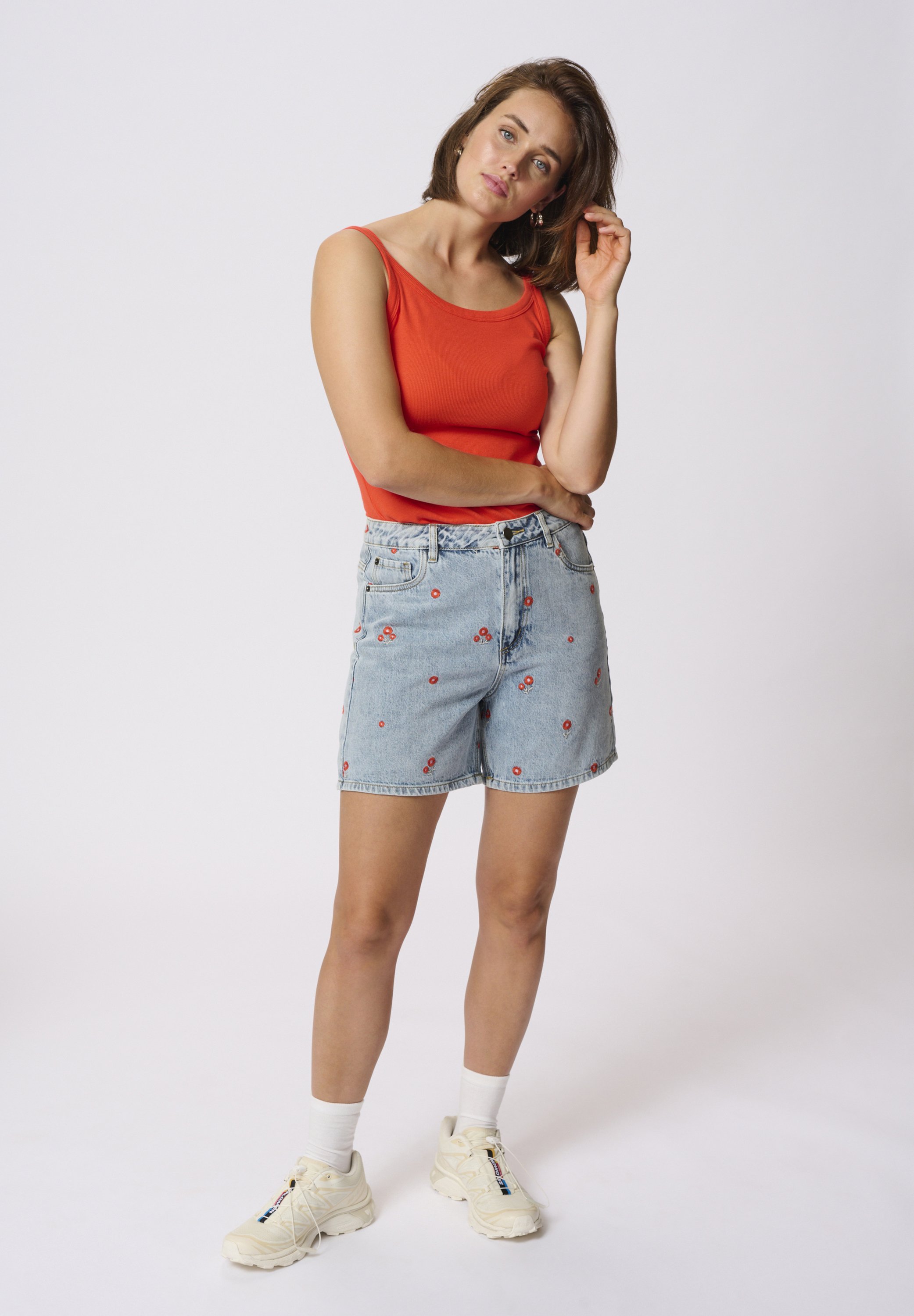 Kaffe KABABETH - Shorts di jeans - blue denim red flower emb./blu