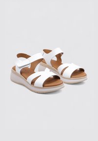 Sandra Fontán Sandalias con plataforma - white