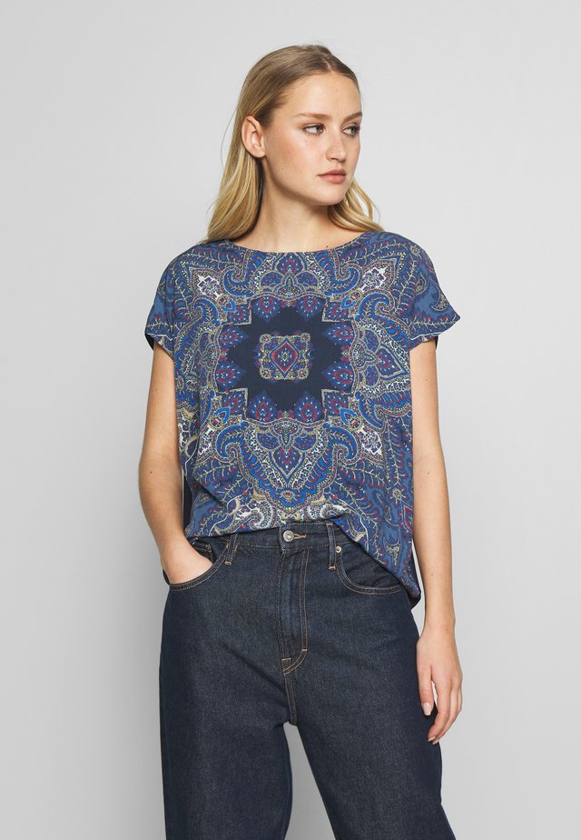 T-shirt z nadrukiem - classic blue/nature
