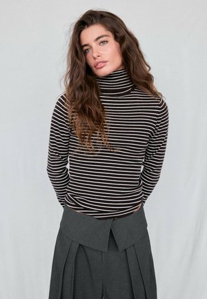 Stradivarius, BASIC TURTLENECK JUMPER - Pullover - brown