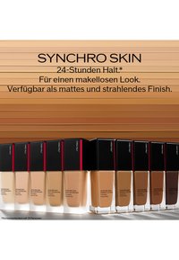 Shiseido SYNCHRO SKIN SELF-REFRESHING FOUNDATION SPF30 - Fondotinta - 110