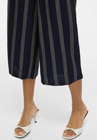 VILA CROPPED HIGH WAIST - Auduma bikses - navy blazer