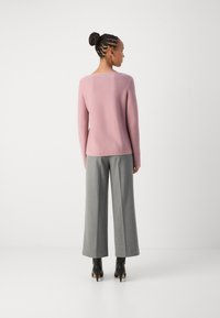 Marc O'Polo Strikkegenser - dark mauve