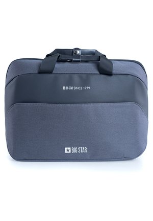 Grijze stoffen laptoptas met zwarte accenten, voorzien van dubbele handgrepen, een vooraanstaand logo en een ritssluiting. Glad textuur met een gestructureerde vorm.