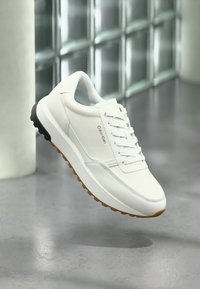 Calvin Klein CITY RUNNER LACEUP - Αθλητικά παπούτσια - bright white/black/honey