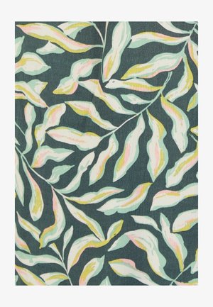 Tissu vert foncé avec un motif de feuilles allongées vert clair soulignées par des traits d'accent rose et jaune.
