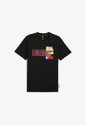 Čierne bavlnené tričko s prednou stranou so mnohofarebným geometrickým grafickým dizajnom v červenej, žltej a modrej farbe a s logom na boku.