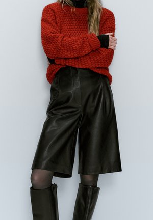 Neule - red
