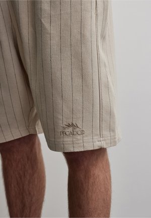 Pegador, KENMARE PINSTRIPE SHORTS - Trainingsbroek - cream