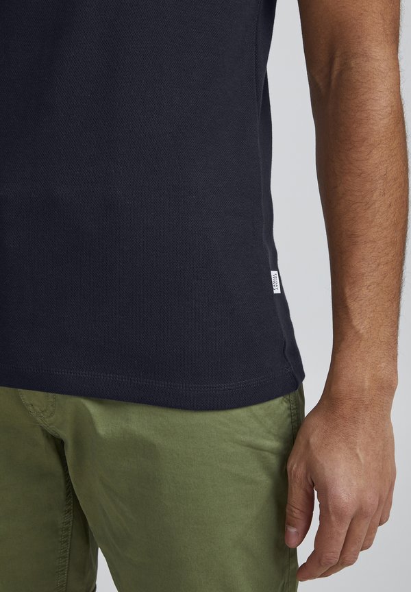 CFTHEIS - Basic T-shirt3