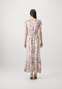 Guess DESTINY V NECK  - Robe longue - white/light pink