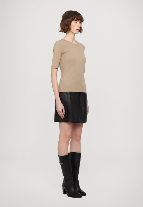 CREW NECK SHORT SLEEVE - Basic T-shirt - dark beige4