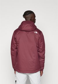 The North Face M QUEST INSULATED JACKET - Ziemas jaka - alpine plum/dark heather