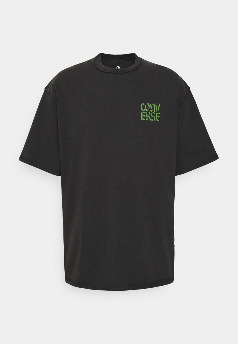 Černé bavlněné tričko s krátkým rukávem, kulatým výstřihem a zeleným výšivkou "CONVERSE" na hrudi. Jednoduchý, volný design.