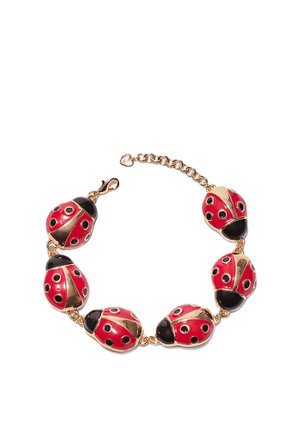 Zlatna verižica z zapestnico s šestimi čarobniki v obliki pikapolonice v rdeči in črni barvi, vsak s črnimi madeži in zaponko za zapiranje.