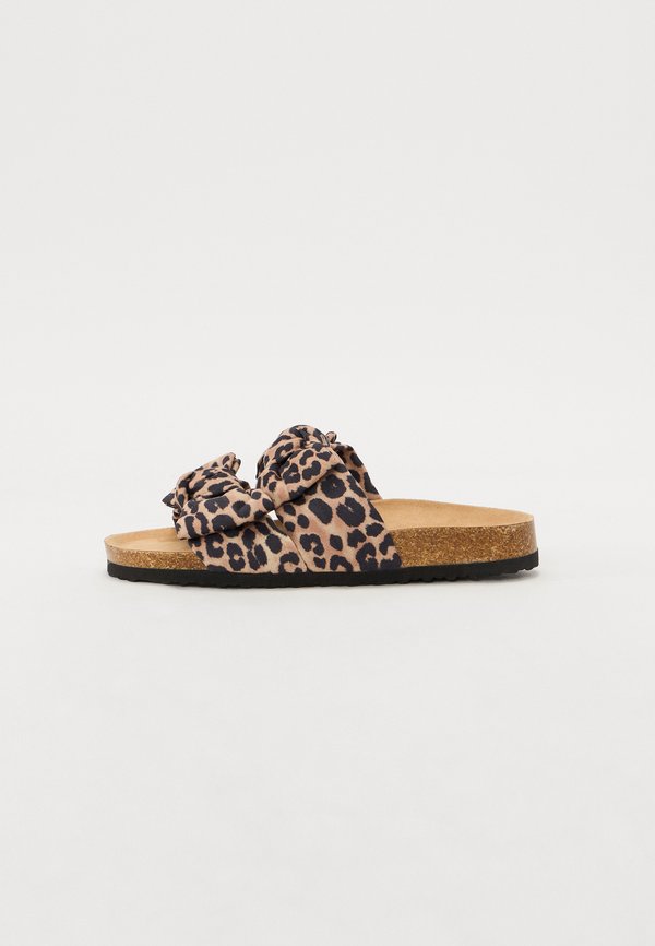Slippers - leopard