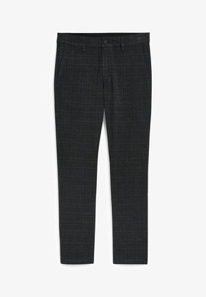 Donkergrijze herensbroek met subtiel ruitpatroon, voor met knoop- en ritssluiting en zijzakken, plat weergegeven op een witte achtergrond.