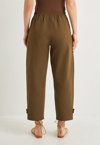 Koton RISE JOGGER  - Housut - khaki