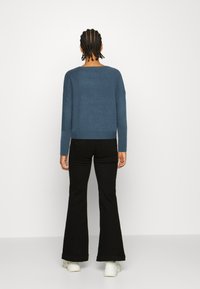 Vero Moda VMLEA V NECK CARDIGAN - Casaco de malha - china blue