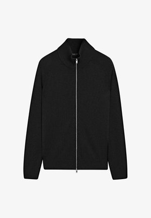 Maglione nero con zip e collo alto, realizzato in tessuto lavorato a maglia. Presenta dettagli a coste su spalle e polsini. Design pulito, senza motivi.
