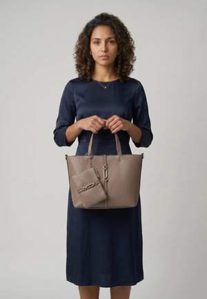 Emily & Noah, EMILY & NOAH SHOPPER E&N LEWE - Sac à main - taupe