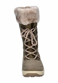 Zielone oliwkowe zimowe buty z syntetycznym futerkiem, jasnoszare zamszowe akcenty i beżowe sznurowadła; posiadają teksturowaną podeszwę oraz wzmocnione oczka na sznurówki.