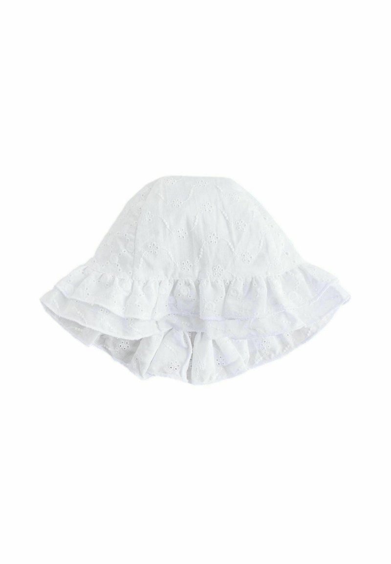 Chapeau seau en coton blanc avec broderie œillet, doté d'un bord froncé et de motifs floraux, offrant une texture douce et un design léger.