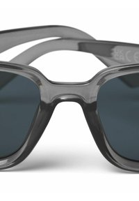 Occhiali da sole grigi con lenti scure, caratterizzati da una robusta montatura in plastica trasparente con una forma geometrica e un design delle astine doppio.