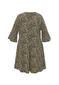 Knee-lange jurk met driekwart mouwen, voorzien van een olijfgroen en zwart abstract bloemenpatroon en een licht uitlopende rok.