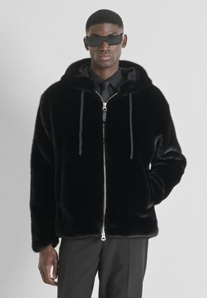 Winterjacke - black