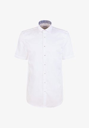 Weißes Hemd mit kurzen Ärmeln und Knopfleiste, mit einem Hemdkragen und blauem Paisley-Muster auf der Innenseite des Kragens.